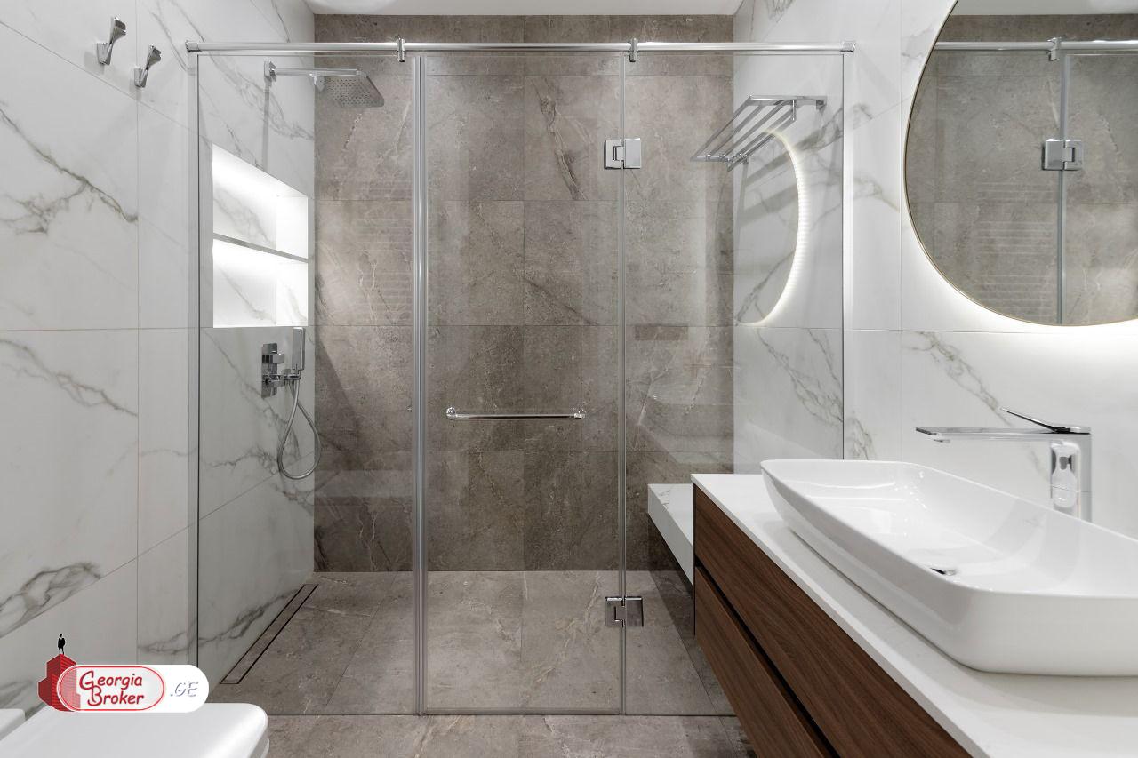 იყიდება ახალი გარემონტებული 4 ოთახიანი ბინა ვაკეში